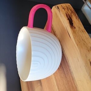 Starbucks 12 fl oz mug, hot pink handle